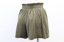 画像をギャラリービューアに読み込む, フォクシー FOXEY ベロアショートパンツ カーキ 38 S相当 中古