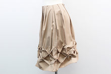 画像をギャラリービューアに読み込む, フォクシー FOXEY スモッキングフレアスカート ベージュ サイズ38 S相当【中古】【美品】