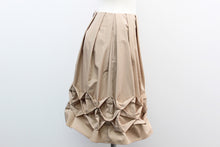 画像をギャラリービューアに読み込む, フォクシー FOXEY スモッキングフレアスカート ベージュ サイズ38 S相当【中古】【美品】