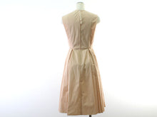 画像をギャラリービューアに読み込む, デイジーリンパリ DAISY LIN PARIS ワンピース サイズ38 S相当 ピンクベージュ【中古】【新品同様】【美品】