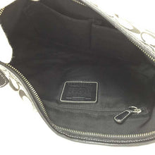 画像をギャラリービューアに読み込む, コーチ COACH シグネチャー ショルダーバッグ 1468 ブラック 中古