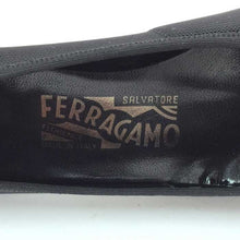 画像をギャラリービューアに読み込む, フェラガモ Salvatore Ferragamo つま先切り替えパンプス 22cm ブラック 中古 新品同様 美品