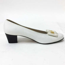 画像をギャラリービューアに読み込む, フェラガモ Salvatore Ferragamo アーモンドトゥパンプス 22cm ホワイト 中古