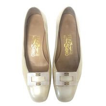 画像をギャラリービューアに読み込む, Salvatore Ferragamo フェラガモ スクエアトゥ パンプス レザー パールホワイト 3cmヒール サイズ5(22.5cm相当)【中古】 レディース