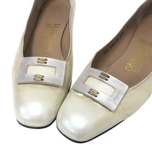 画像をギャラリービューアに読み込む, Salvatore Ferragamo フェラガモ スクエアトゥ パンプス レザー パールホワイト 3cmヒール サイズ5(22.5cm相当)【中古】 レディース