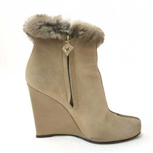 画像をギャラリービューアに読み込む, ルイ ヴィトン LOUIS VUITTON ウェッジソール ファーショートブーツ 24cm ベージュ【中古】