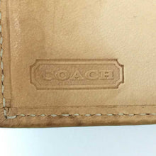 画像をギャラリービューアに読み込む, コーチ COACH シグネチャー柄 2つ折り財布 パスケース付き ブラウン【中古】