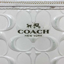 画像をギャラリービューアに読み込む, コーチ COACH シグネチャー パテント ダブルジップ フォンウォレット 長財布 F53310 ホワイト【中古】