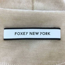 画像をギャラリービューアに読み込む, FOXEY NEW YORK フォクシー ストレッチパーカー ショート丈 ベロア 41474 ベージュ サイズ38(S相当)【中古】レディース