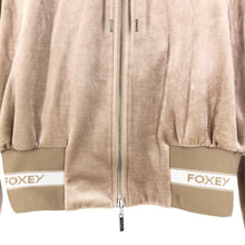画像をギャラリービューアに読み込む, FOXEY NEW YORK フォクシー ストレッチパーカー ショート丈 ベロア 41474 ベージュ サイズ38(S相当)【中古】レディース