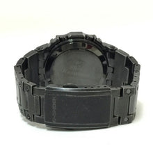 Load image into Gallery viewer, カシオ CASIO G SHOCK フルメタル エイジド加工 デジタル 電波ソーラー 腕時計 クオーツ GMW B5000V 1JR【中古】【美品】