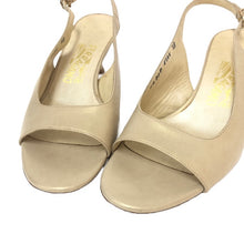 Load image into Gallery viewer, フェラガモ Salvatore Ferragamo オープントゥ ストラップサンダル サイズ7B ゴールド【中古】