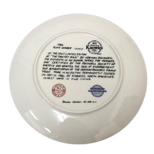 將圖片載入圖庫檢視器 Norman Rockwell ノーマン ロックウェル コレクタープレート 飾り皿 絵皿 The Pantry Raid インテリア 陶器 ユニセックス 【中古】