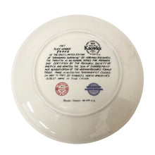 將圖片載入圖庫檢視器 Norman Rockwell ノーマン ロックウェル コレクタープレート 飾り皿 絵皿 Grandma's Surprise インテリア 陶器 ユニセックス 【中古】