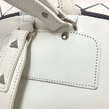 画像をギャラリービューアに読み込む, イッセイミヤケ ISSEY MIYAKE BAOBAO バオバオ リュックサック バックパック BB61 AG321 01 ホワイト ユニセックス【中古】