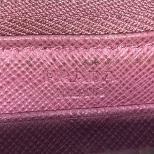 画像をギャラリービューアに読み込む, プラダ PRADA ラウンドファスナー 長財布 ピンク【中古】
