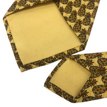 画像をギャラリービューアに読み込む, エルメス HERMES ネクタイ シルク100% 2本セット イエロー系 総柄 パイナップル柄 ペガサス柄【中古】