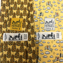 画像をギャラリービューアに読み込む, エルメス HERMES ネクタイ シルク100% 2本セット イエロー系 総柄 パイナップル柄 ペガサス柄【中古】