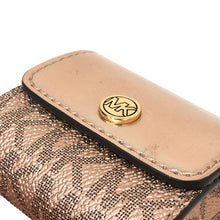 画像をギャラリービューアに読み込む, マイケルコース MICHAEL KORS AirPodsケース エアポッツ イヤホンケース チャーム キーホルダー ピンクゴールド【中古】【美品】