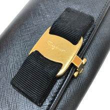 画像をギャラリービューアに読み込む, フェラガモ Salvatore Ferragamo ファスナー付き ヴァラリボン 長財布 ブラック【中古】
