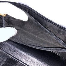 画像をギャラリービューアに読み込む, フェラガモ Salvatore Ferragamo ファスナー付き ヴァラリボン 長財布 ブラック【中古】