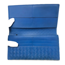 画像をギャラリービューアに読み込む, ボッテガヴェネタ BOTTEGA VENETA イントレチャート 二つ折り財布 ブルー【中古】