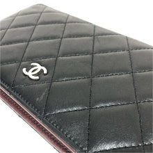 画像をギャラリービューアに読み込む, CHANEL シャネル 二つ折り マトラッセ 長財布 カーフ ブラック レディース 【中古】