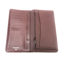 画像をギャラリービューアに読み込む, CHANEL シャネル 二つ折り マトラッセ 長財布 カーフ ブラック レディース 【中古】