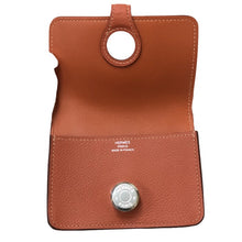 Load image into Gallery viewer, HERMES エルメス ドゴン カードケース レザー ブラッシュ Z刻印【中古】 ユニセックス