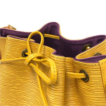 画像をギャラリービューアに読み込む, LOUIS VUITTON ルイ・ヴィトン プチ ノエ ショルダーバッグ エピレザー イエロー【中古】