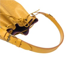 画像をギャラリービューアに読み込む, LOUIS VUITTON ルイ・ヴィトン プチ ノエ ショルダーバッグ エピレザー イエロー【中古】