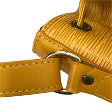 画像をギャラリービューアに読み込む, LOUIS VUITTON ルイ・ヴィトン プチ ノエ ショルダーバッグ エピレザー イエロー【中古】