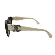 画像をギャラリービューアに読み込む, CHANEL シャネル 5455QA C501 S5 サングラス プラスチック/レザー モノトーン ホワイト レディース 【中古】