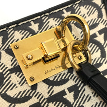 將圖片載入圖庫檢視器 Salvatore Ferragamo サルヴァトーレフェラガモ ガンチーニ AU21 H663 トートバッグ キャンバス/レザー モノトーン【中古】 レディース