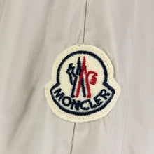 画像をギャラリービューアに読み込む, MONCLER モンクレール SANVE ナイロンジャケット オフホワイト レディース 【中古】