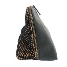 이미지를 갤러리 뷰어에 로드 , PELLICO ペリーコ クラッチバッグ ベルベット ブラウン ブラック レディース 【中古】