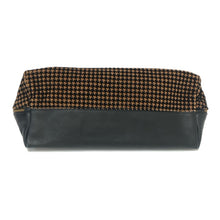 이미지를 갤러리 뷰어에 로드 , PELLICO ペリーコ クラッチバッグ ベルベット ブラウン ブラック レディース 【中古】