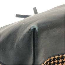 이미지를 갤러리 뷰어에 로드 , PELLICO ペリーコ クラッチバッグ ベルベット ブラウン ブラック レディース 【中古】