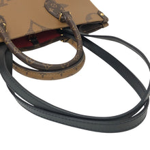 画像をギャラリービューアに読み込む, LOUIS VUITTON ルイ・ヴィトン 2way オンザゴーMM M45321 トートバッグ/ジャイアント・モノグラム キャンバス ブラウン レディース 【中古】