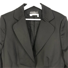 画像をギャラリービューアに読み込む, Salvatore Ferragamo サルヴァトーレフェラガモ ロゴボタン肩パッド入 総裏 テーラードジャケット ウール ブラック【中古】 レディース