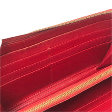画像をギャラリービューアに読み込む, CELINE セリーヌ ラウンドファスナー 長財布 カーフ レッド【中古】 レディース