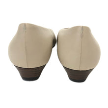 画像をギャラリービューアに読み込む, PRADA プラダ バイカラー ローヒール パンプス レザー ベージュ グリーン【中古】【美品】 レディース