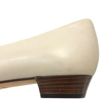 画像をギャラリービューアに読み込む, PRADA プラダ バイカラー ローヒール パンプス レザー ベージュ グリーン【中古】【美品】 レディース