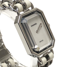 画像をギャラリービューアに読み込む, CHANEL シャネル プルミエール Mサイズ H1639 腕時計 ギャランティカード付 シルバー クオーツ シェル文字盤【中古】 レディース