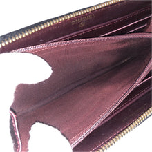 画像をギャラリービューアに読み込む, CHANEL シャネル マトラッセ ココマーク ラウンドファスナー 長財布 キャビアスキン ギャランティカード付 ゴールド金具 ブラック【中古】レディース