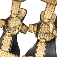 画像をギャラリービューアに読み込む, FENDI フェンディ ブランドロゴ サンダル レザー イエローベージュ系 7.5cmヒール サイズ37(24cm相当)【中古】【美品】レディース