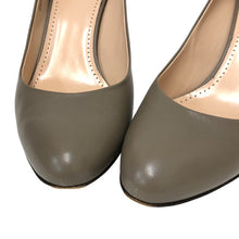 画像をギャラリービューアに読み込む, BALLY バリー アーモンドトゥ パンプス レザー スモーキーベージュ 7cmヒール サイズ38(25cm相当)【中古】 レディース