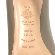 画像をギャラリービューアに読み込む, BALLY バリー アーモンドトゥ パンプス レザー スモーキーベージュ 7cmヒール サイズ38(25cm相当)【中古】 レディース