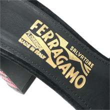 画像をギャラリービューアに読み込む, Salvatore Ferragamo フェラガモ アンクルストラップ チャンキーヒール パンプス スウェード ブラック 9cmヒール サイズ7.5(24.5cm相当)【中古】 レディース