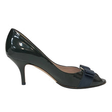 画像をギャラリービューアに読み込む, Salvatore Ferragamo フェラガモ オープントゥ ヴァラリボン パンプス エナメル ダークグリーン 7cmヒール サイズ7(24cm相当)【中古】レディース